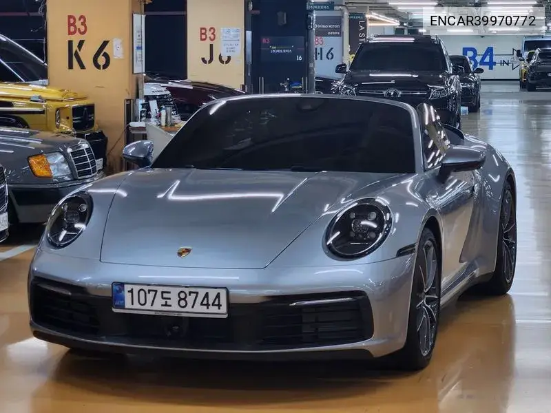 911 (992) Carrera 4 Cabriolet VIN: ENCAR39970772 Lot: 39970772