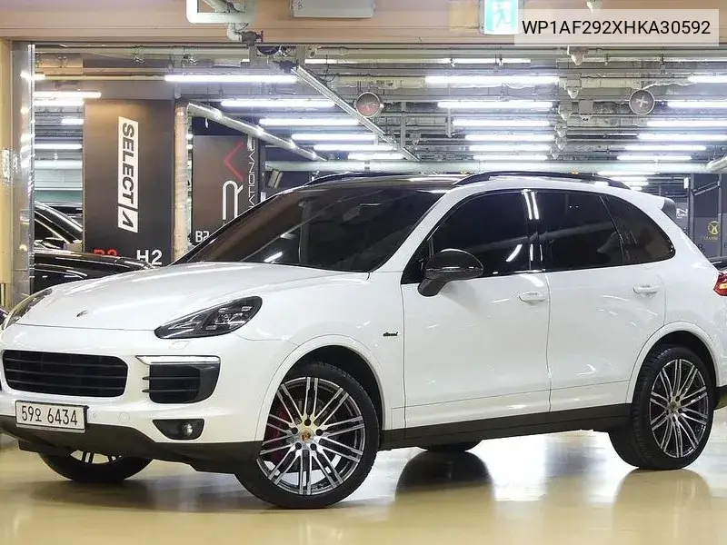 New Cayenne 3.0 Diesel Platinum Edition 958 VIN: WP1AF292XHKA30592 Lot: 39038795