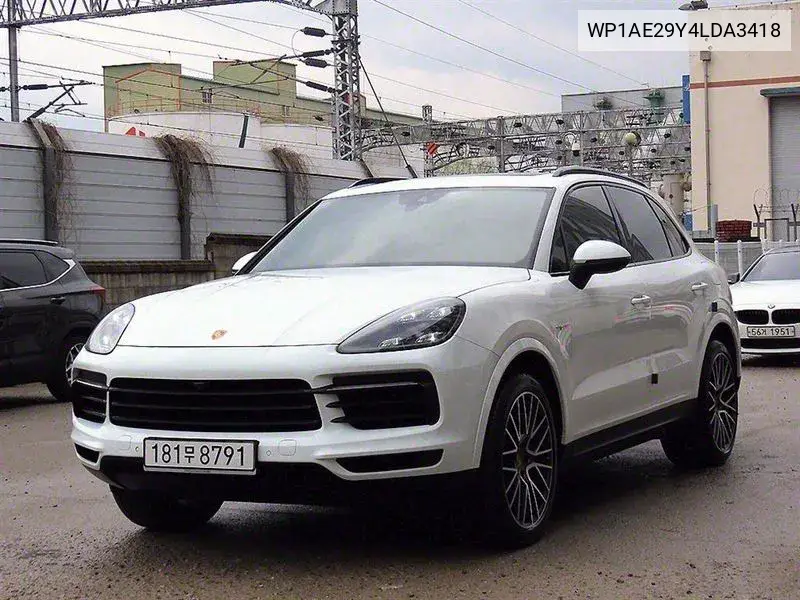 Cayenne (Po536) 3.0 E-Hybrid VIN: WP1AE29Y4LDA3418 Lot: 39578059