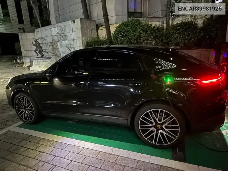 Cayenne (Po536) 3.0 E-Hybrid Coupe VIN: ENCAR39981925 Lot: 39981925