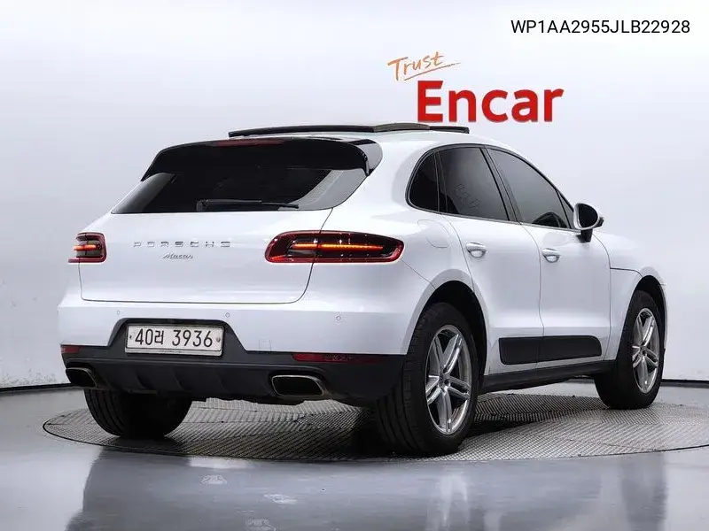 Macan 2.0 95B VIN: WP1AA2955JLB22928 Lot: 39559390