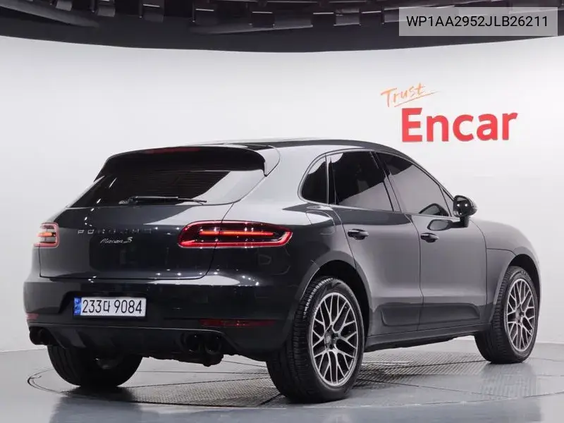 Macan 2.0 95B VIN: WP1AA2952JLB26211 Lot: 39819182