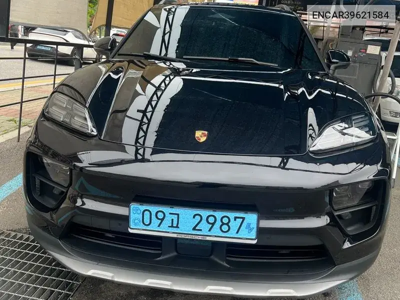 Macan Ev 4S VIN: ENCAR39621584 Lot: 39621584