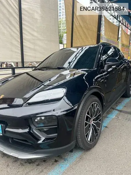 Macan Ev 4S VIN: ENCAR39621584 Lot: 39621584