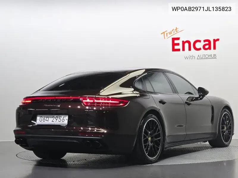 Panamera (971) 2.9 4S VIN: WP0AB2971JL135823 Lot: 39909342