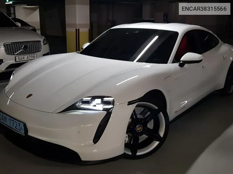 Porsche Taycan Base VIN: ENCAR38315566 Lot: 38315566
