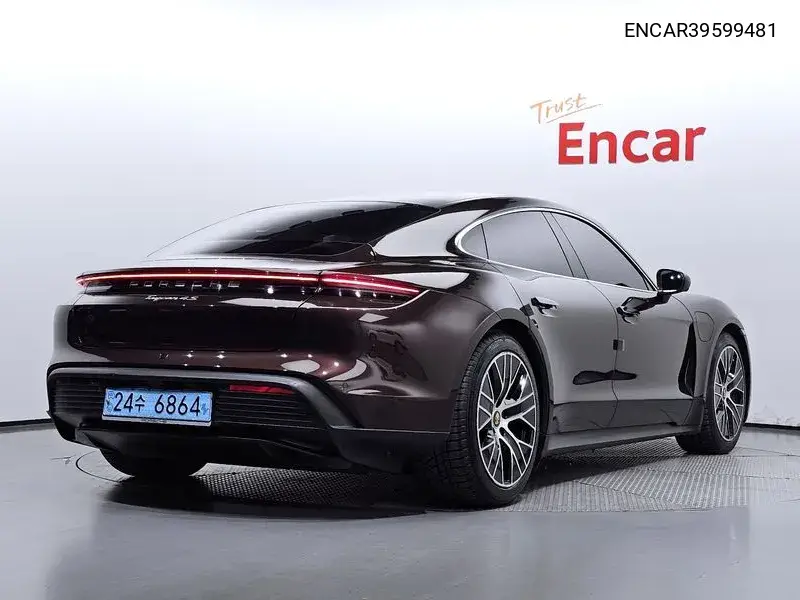 Tycan 4S VIN: ENCAR39599481 Lot: 39599481