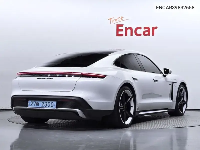 Tycan Turbo VIN: ENCAR39832658 Lot: 39832658