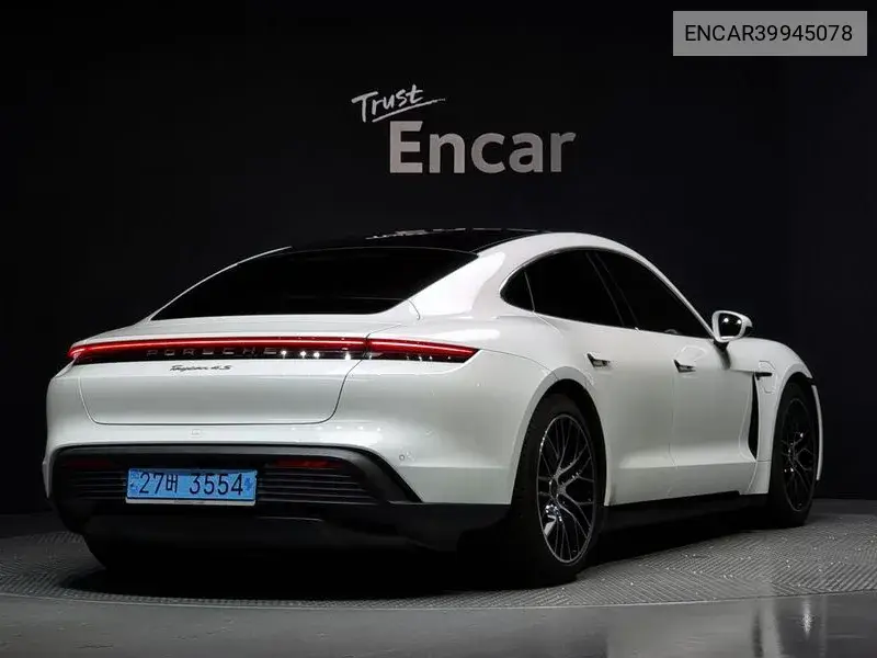 Tycan 4S VIN: ENCAR39945078 Lot: 39945078