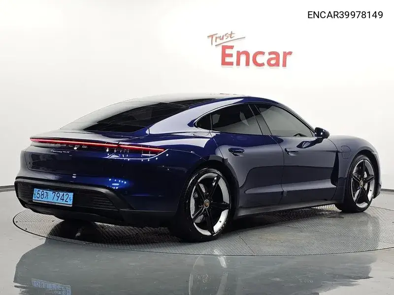 Tycan 4S VIN: ENCAR39978149 Lot: 39978149