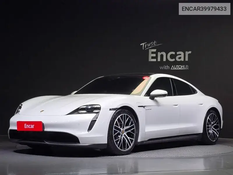 Tycan Base VIN: ENCAR39979433 Lot: 39979433