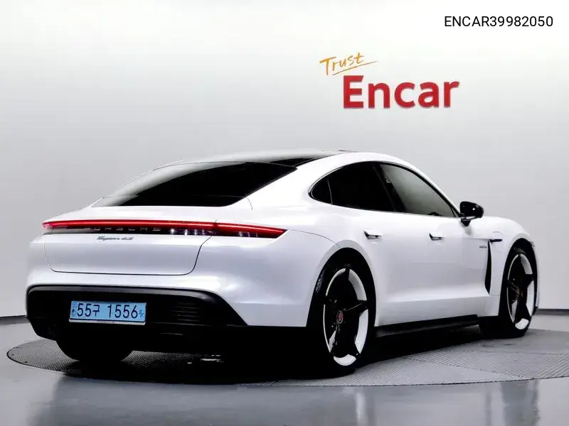 Tycan 4S VIN: ENCAR39982050 Lot: 39982050