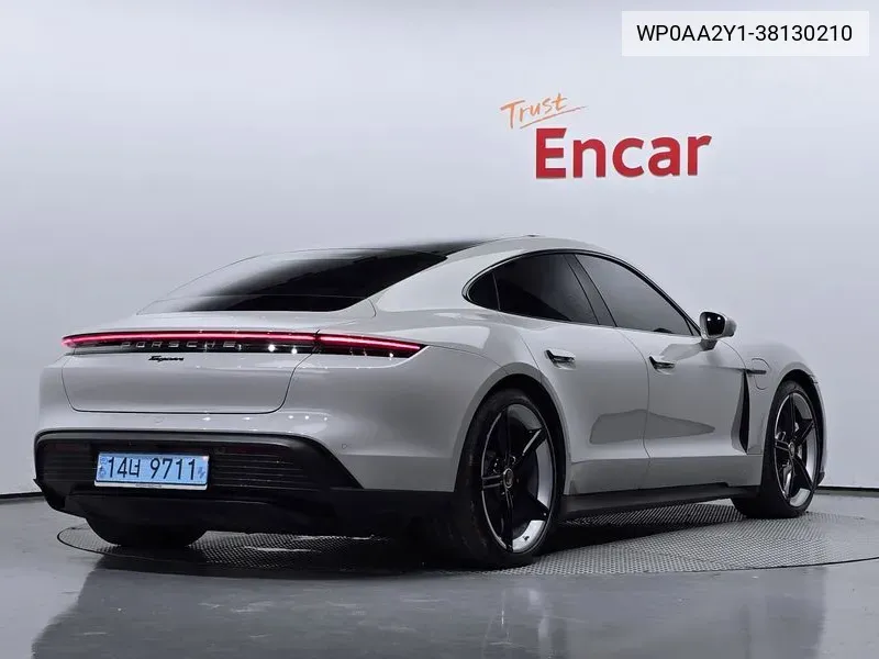 Porsche Taycan Base VIN: WP0AA2Y1-38130210 Lot: 38130210