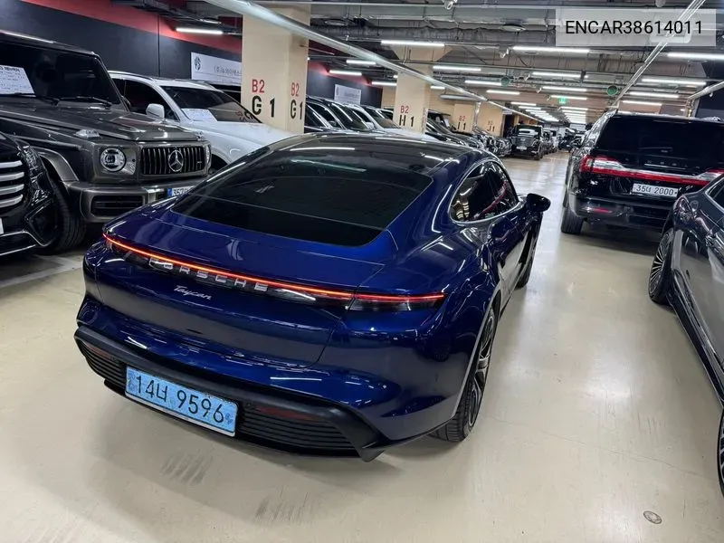 Porsche Taycan Base VIN: ENCAR38614011 Lot: 38614011