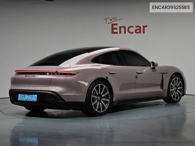 Tycan Gts VIN: ENCAR39525585 Lot: 39525585