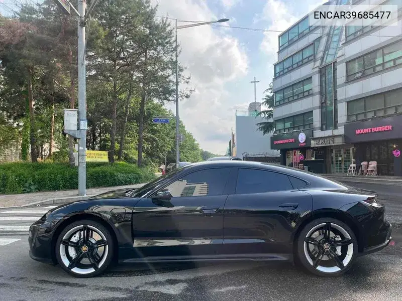 Tycan Gts VIN: ENCAR39685477 Lot: 39685477