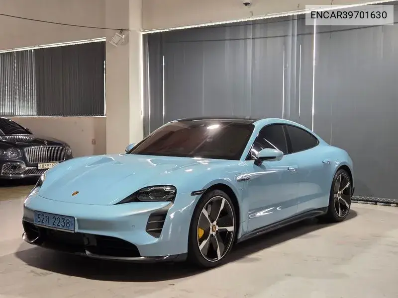 Tycan Turbo S VIN: ENCAR39701630 Lot: 39701630