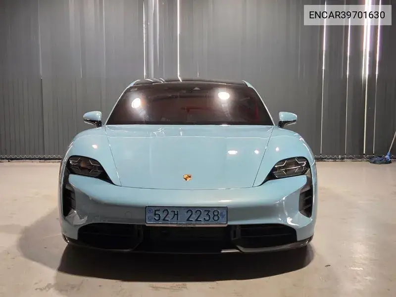 Tycan Turbo S VIN: ENCAR39701630 Lot: 39701630