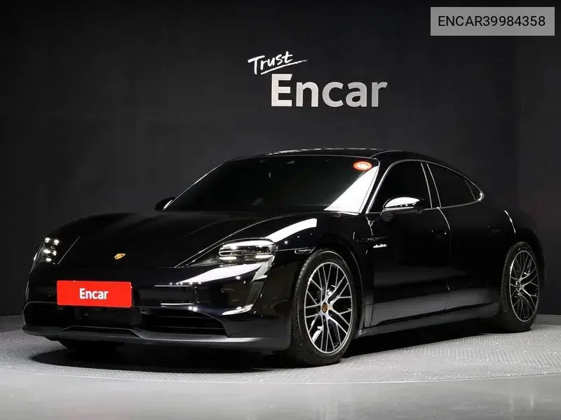 Tycan Base VIN: ENCAR39984358 Lot: 39984358