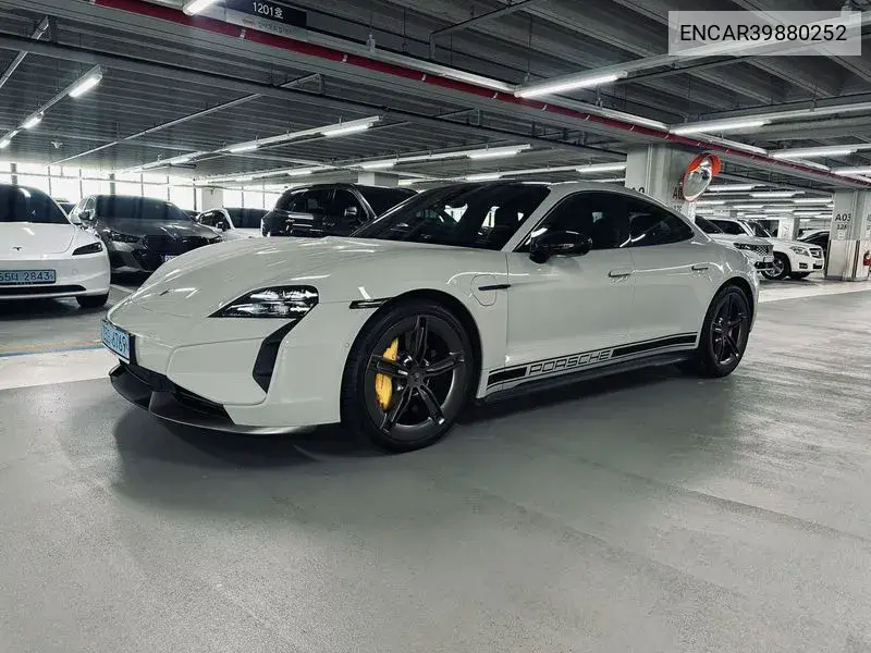 Tycan Turbo S VIN: ENCAR39880252 Lot: 39880252
