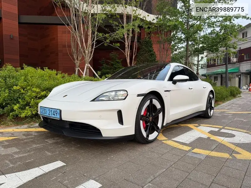 Tycan 4S VIN: ENCAR39889775 Lot: 39889775