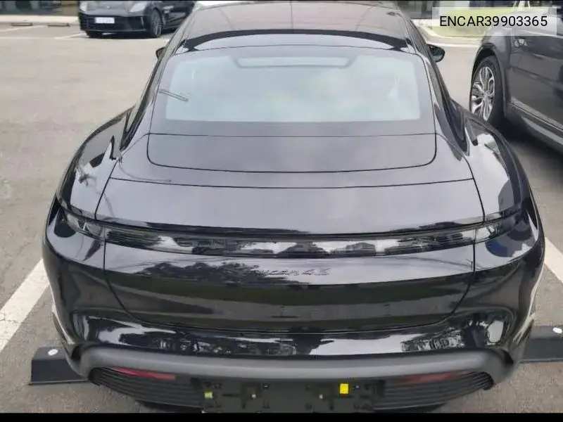 Tycan 4S VIN: ENCAR39903365 Lot: 39903365