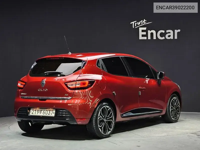 Clio Intense VIN: ENCAR39022200 Lot: 39022200