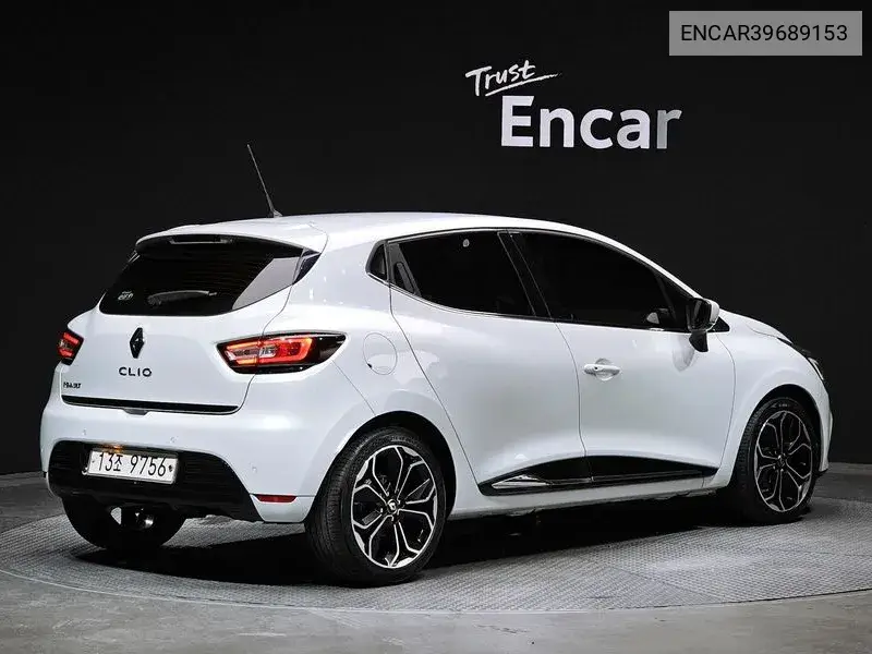 Clio Intense VIN: ENCAR39689153 Lot: 39689153