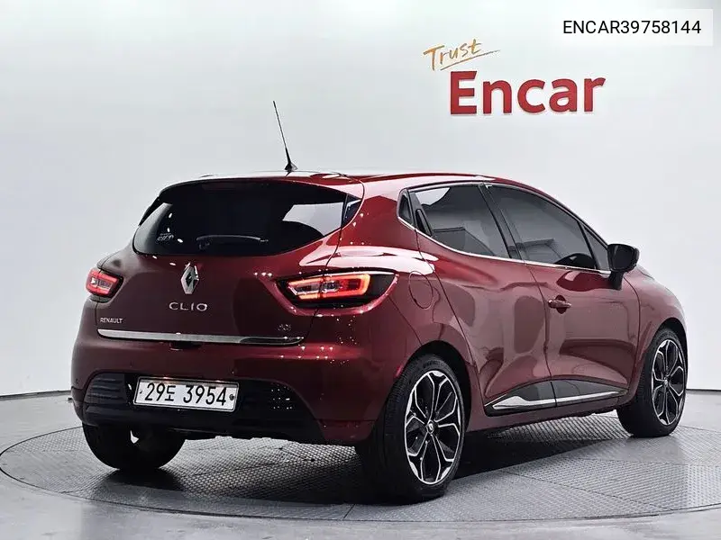 Clio Intense VIN: ENCAR39758144 Lot: 39758144