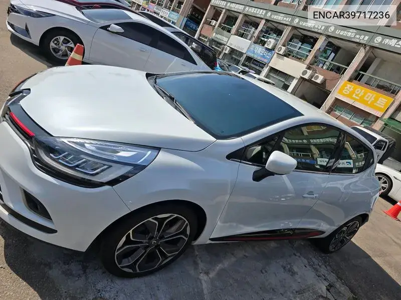 Clio Iconic VIN: ENCAR39717236 Lot: 39717236