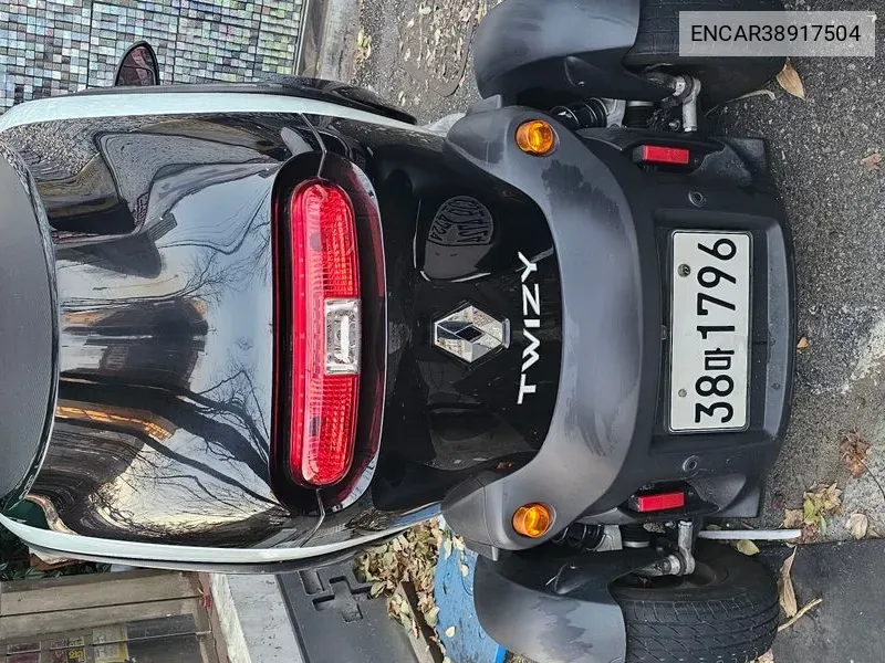 Twizy Intense (2-Seater) VIN: ENCAR38917504 Lot: 38917504