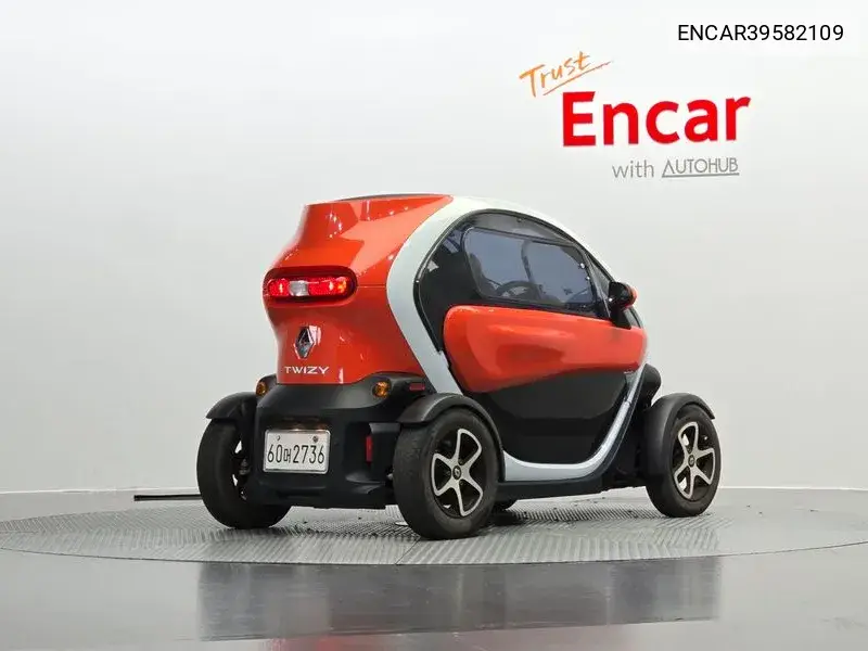 Tweed Intense (2 -Seater) VIN: ENCAR39582109 Lot: 39582109