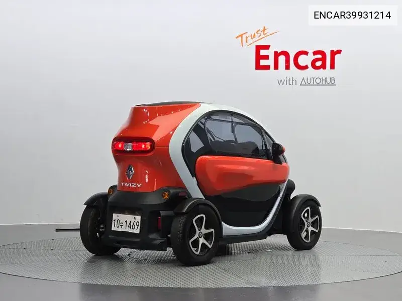 Tweed Intense (2 -Seater) VIN: ENCAR39931214 Lot: 39931214