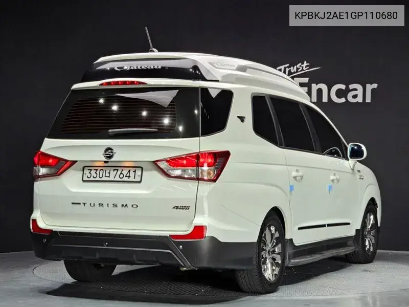 Korando Turismo 4Wd Chateau 9 -Seater High Limousine VIN: KPBKJ2AE1GP110680 Lot: 39894676