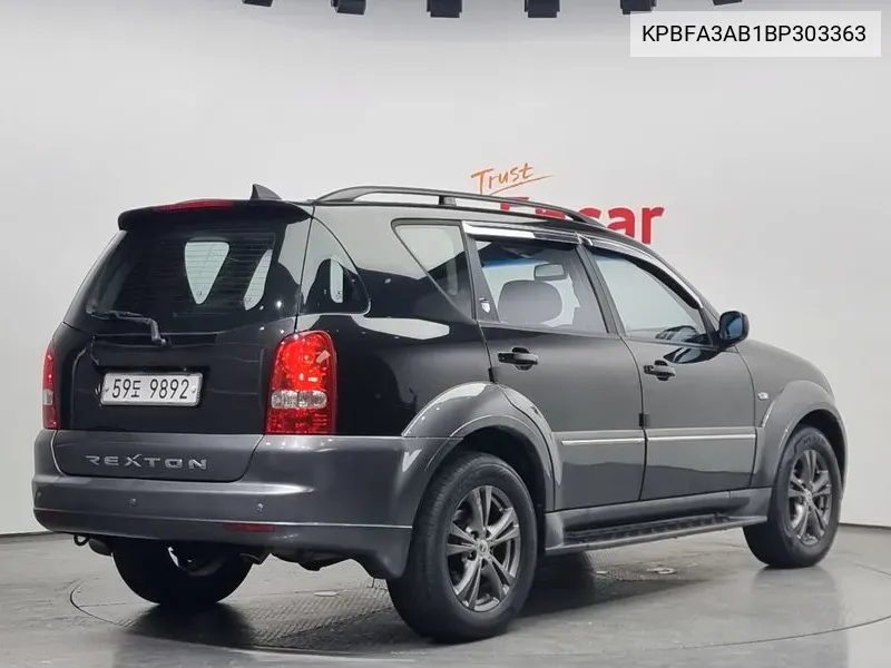 Kg Mobility (Ssangyong) Super Rexton 4Wd Rx4 Top-Of-The-Line Model VIN: KPBFA3AB1BP303363 Lot: 37958437
