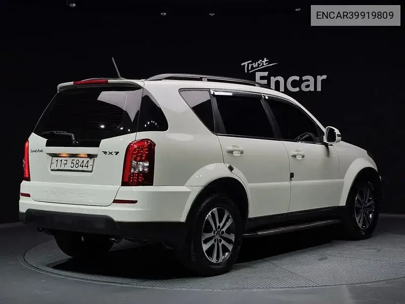 Rexton W 2.0 2Wd Rx7 Luxury VIN: ENCAR39919809 Lot: 39919809