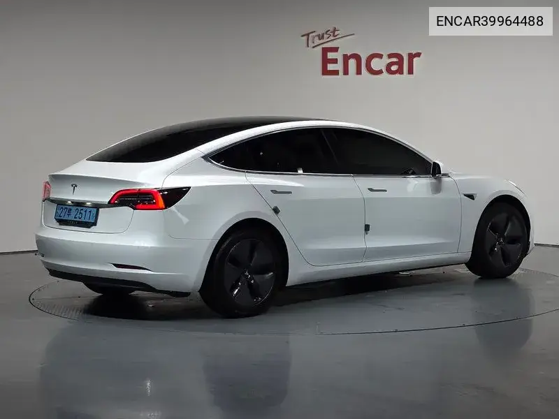 Model 3 Standard Range Plus VIN: ENCAR39964488 Lot: 39964488
