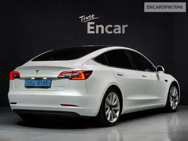 Model 3 Long Range VIN: ENCAR39967046 Lot: 39967046