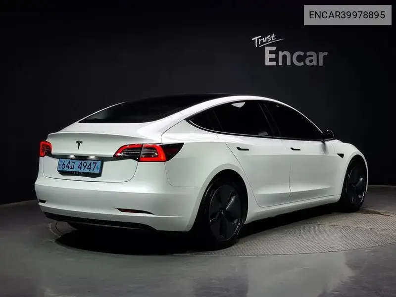Model 3 Standard Range Plus VIN: ENCAR39978895 Lot: 39978895