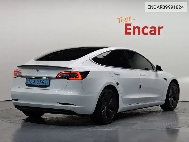 Model 3 Standard Range Plus VIN: ENCAR39991824 Lot: 39991824