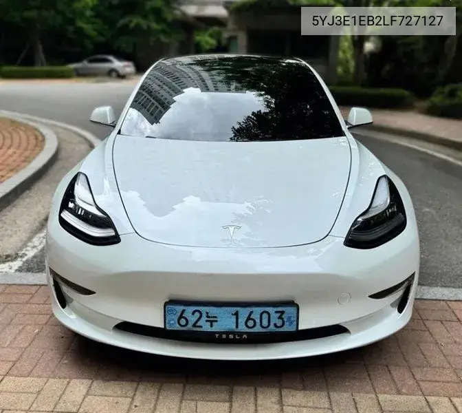 Model 3 Long Range VIN: 5YJ3E1EB2LF727127 Lot: 40046561