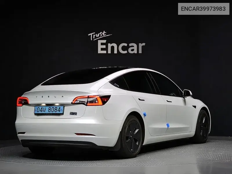 Model 3 Standard Range Plus VIN: ENCAR39973983 Lot: 39973983