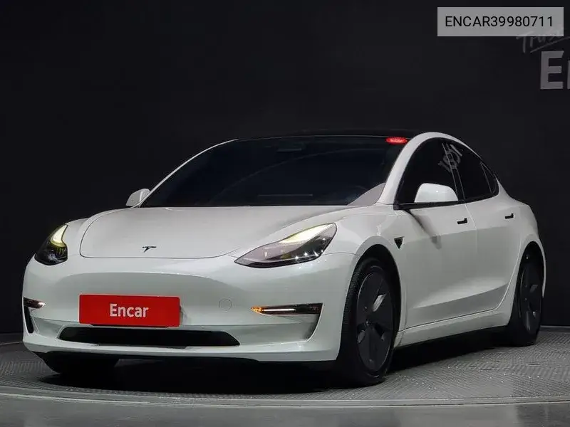 Model 3 Long Range VIN: ENCAR39980711 Lot: 39980711