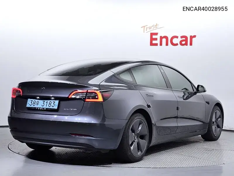 Model 3 Long Range VIN: ENCAR40028955 Lot: 40028955