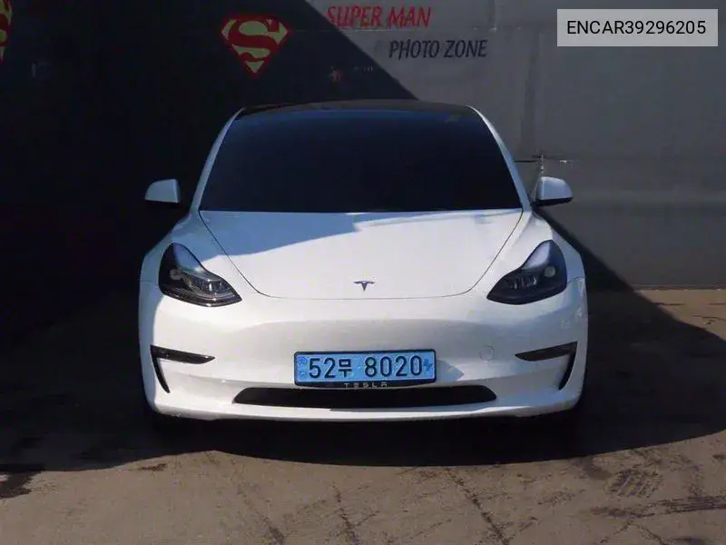 Model 3 Long Range VIN: ENCAR39296205 Lot: 39296205