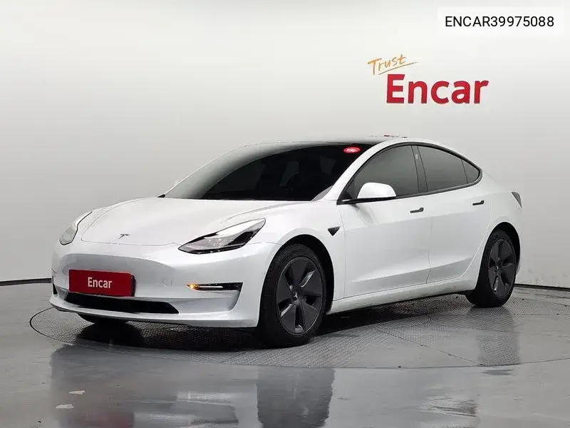 Model 3 Long Range VIN: ENCAR39975088 Lot: 39975088