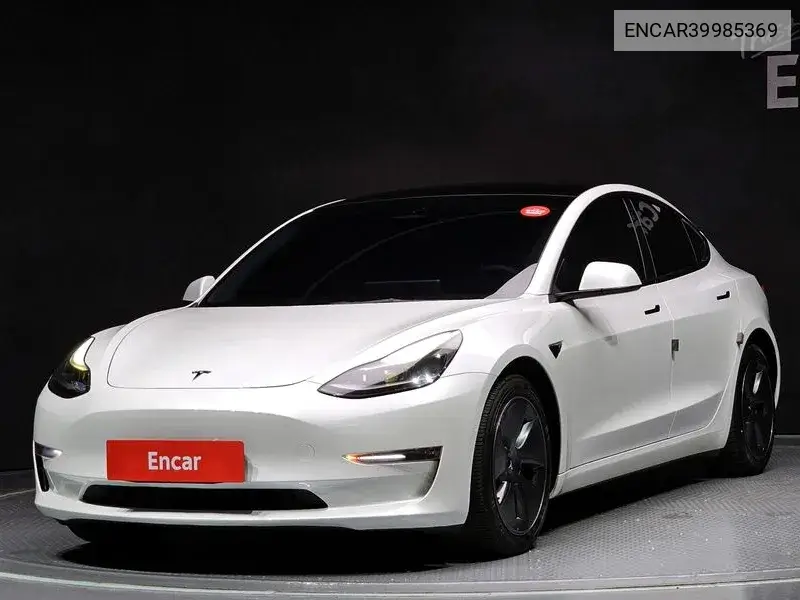 Model 3 Long Range VIN: ENCAR39985369 Lot: 39985369