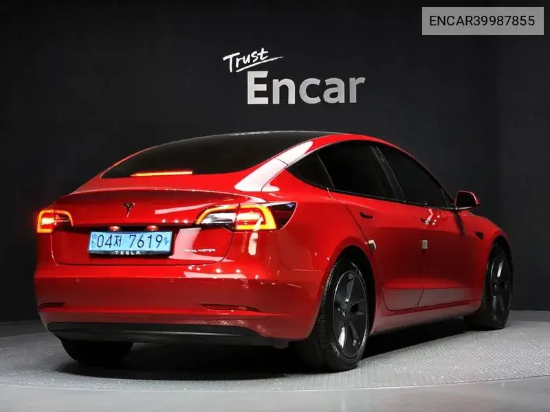Model 3 Long Range VIN: ENCAR39987855 Lot: 39987855
