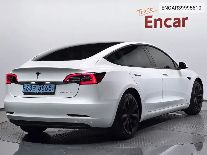 Model 3 Long Range VIN: ENCAR39995610 Lot: 39995610