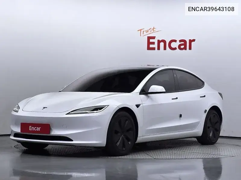 Model 3 Long Range VIN: ENCAR39643108 Lot: 39643108